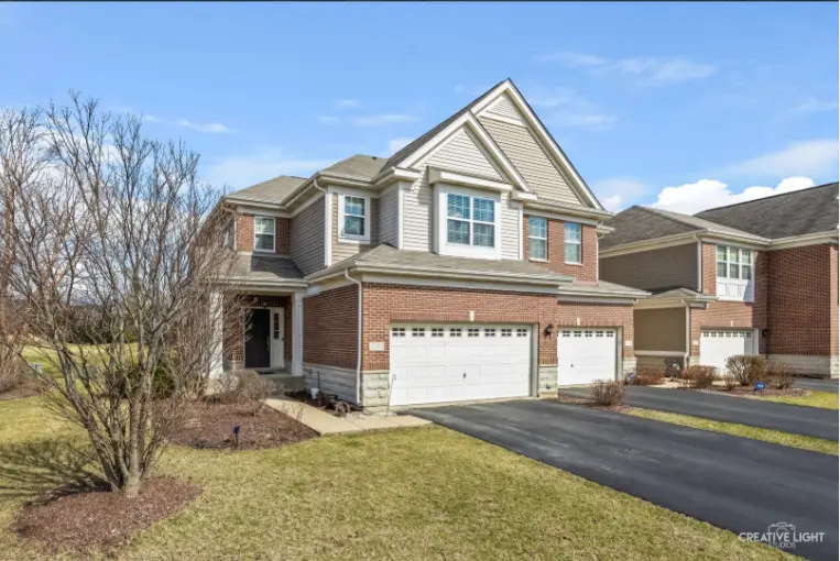 2782 Blakely LN, Naperville, IL 60540