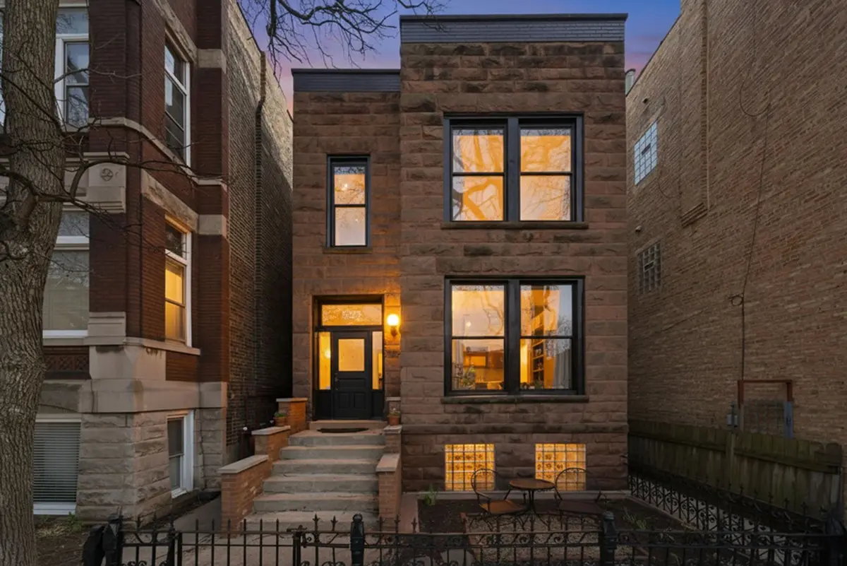 827 N Damen AVE, Chicago, IL 60622
