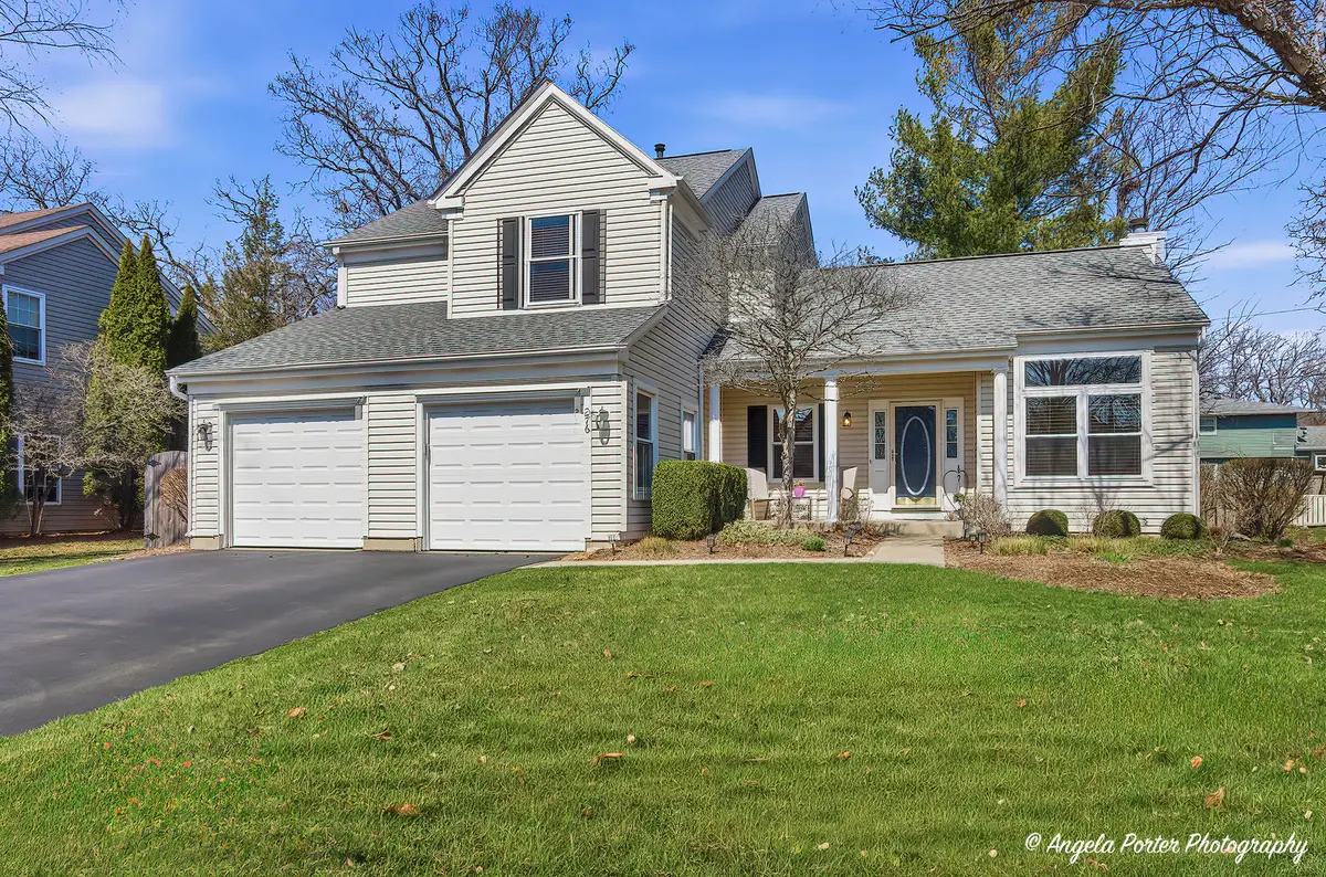 276 Shipland DR, Crystal Lake, IL 60014