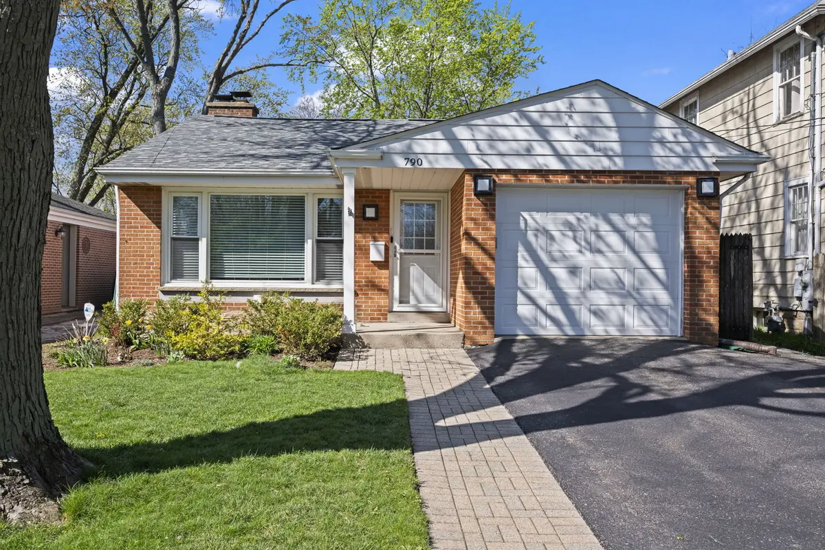790 Pleasant AVE, Highland Park, IL 60035