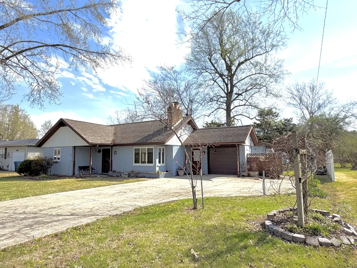 43 Ridge RD, Centralia, IL 62801