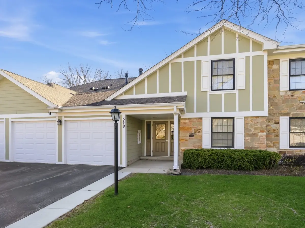 549 Williamsburg CT #B2, Wheeling, IL 60090