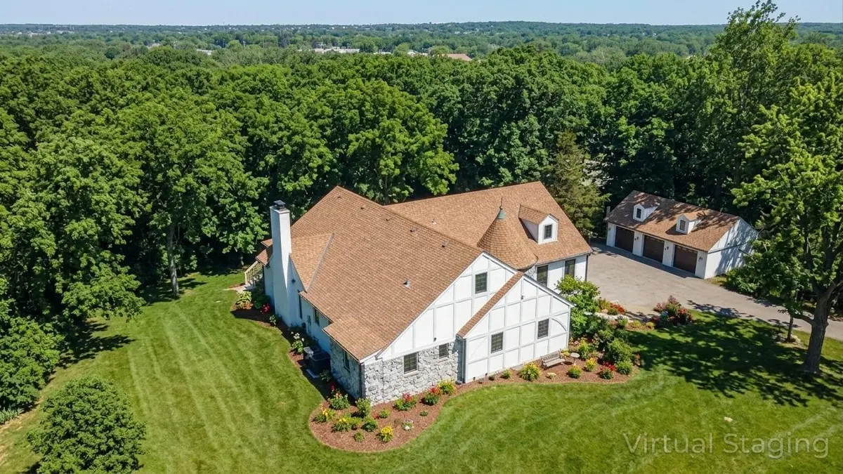 674 Plum Tree RD, Barrington Hills, IL 60010