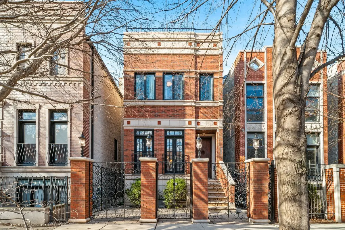 2120 W Churchill ST, Chicago, IL 60647