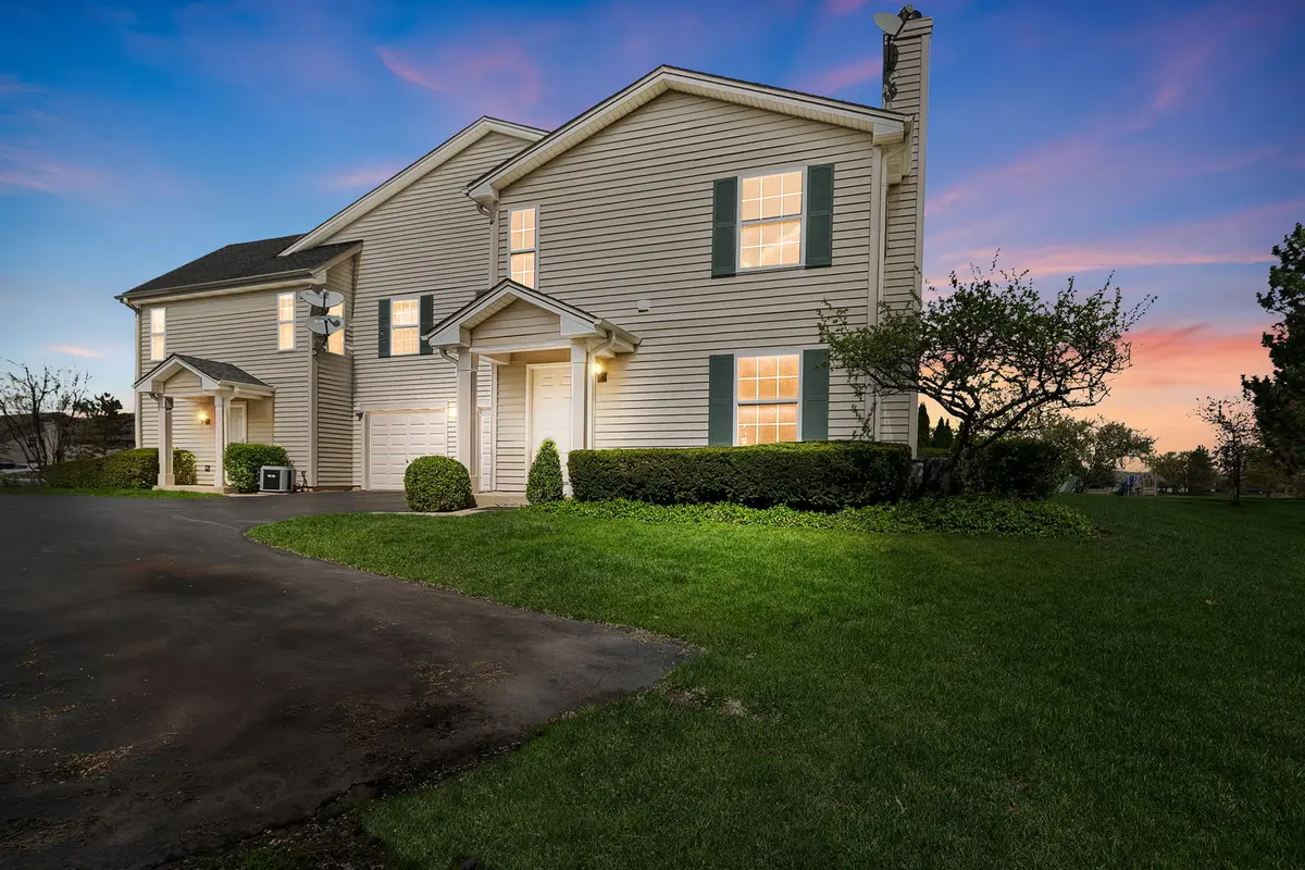 1367 Orleans DR, Mundelein, IL 60060