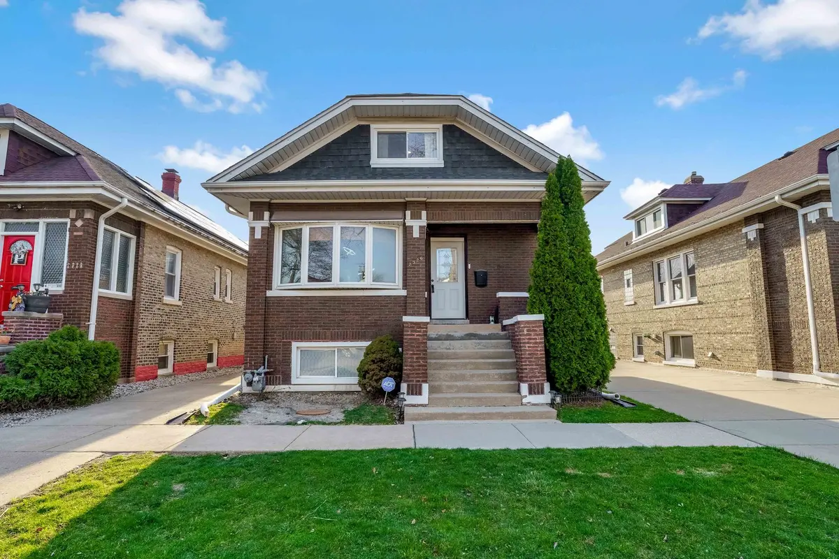 2326 Elmwood AVE, Berwyn, IL 60402
