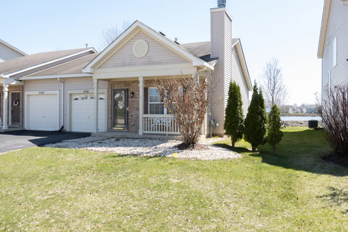 2561 Ross ST, Hampshire, IL 60140