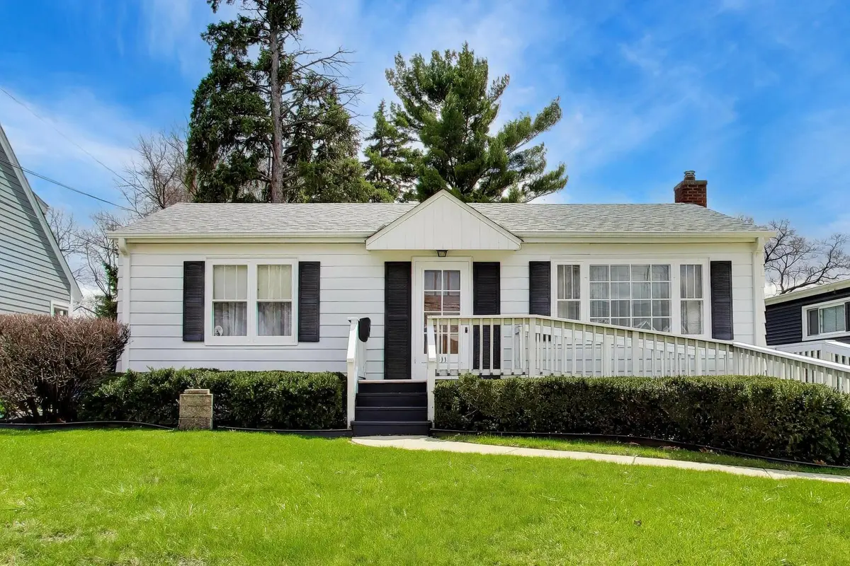 311 Elm ST, Glen Ellyn, IL 60137