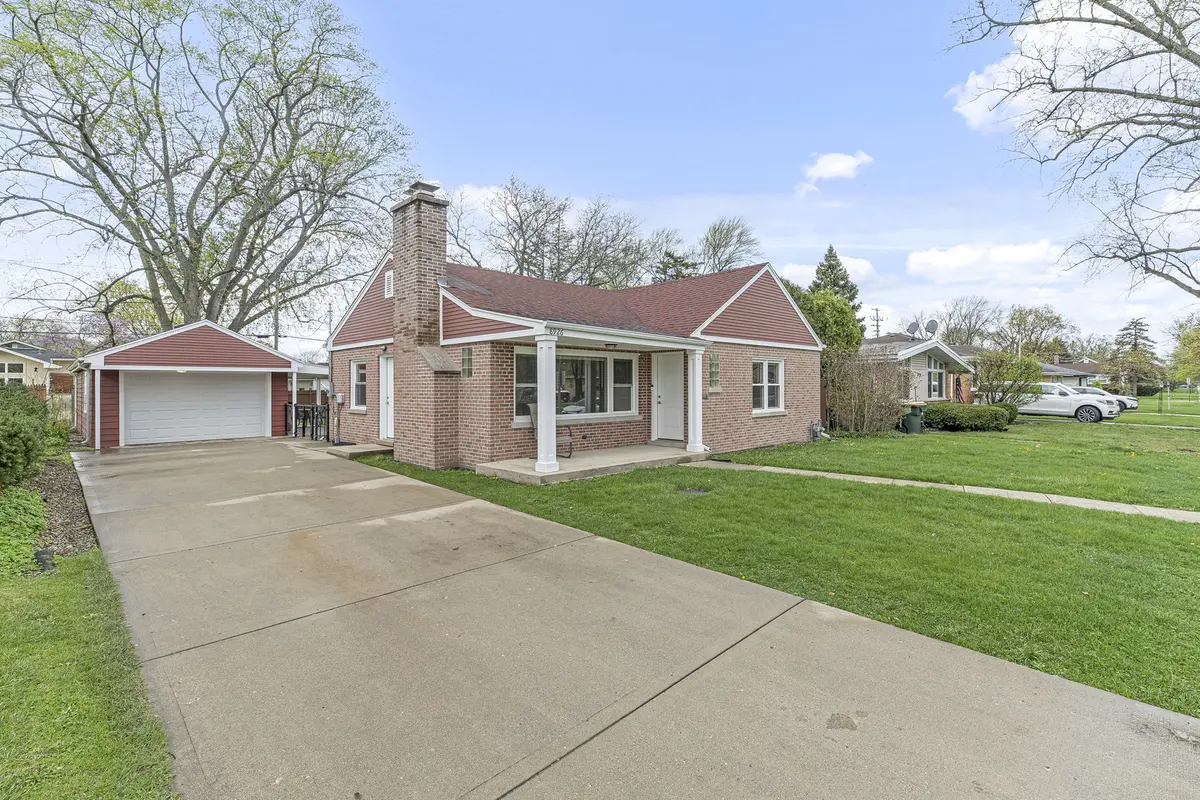 8926 Menard AVE, Morton Grove, IL 60053