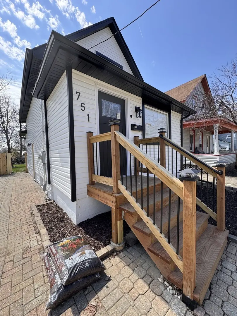 751 Kane ST, Aurora, IL 60505