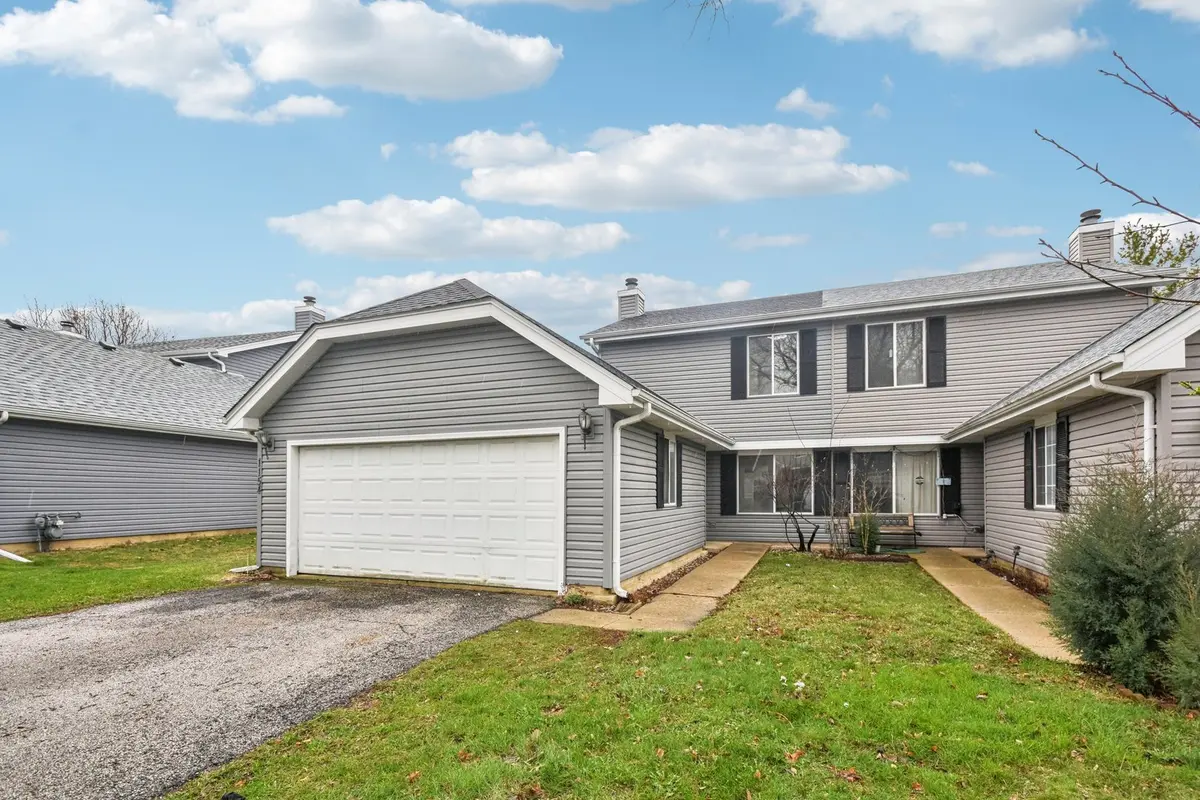 1154 Brunswick LN, Aurora, IL 60504