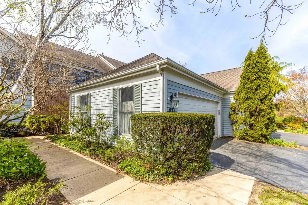 851 Sutton CT, Lincolnshire, IL 60069