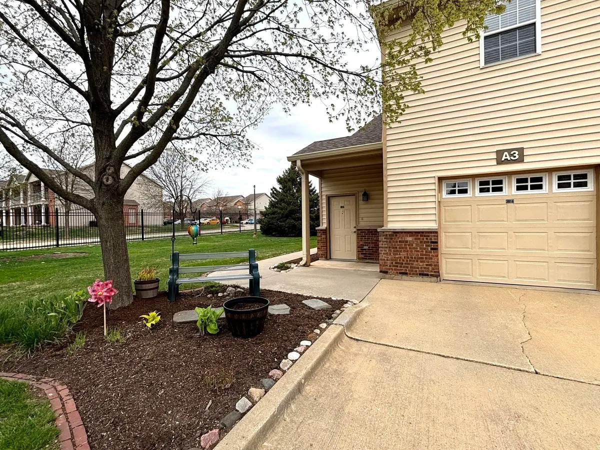 3818 Thornhill CIR #3818, Champaign, IL 61822