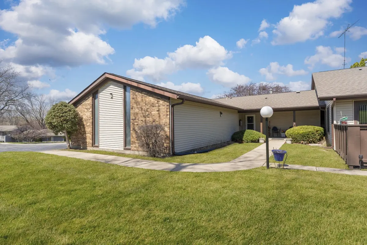 5202 Winslow CIR #A, Mchenry, IL 60050
