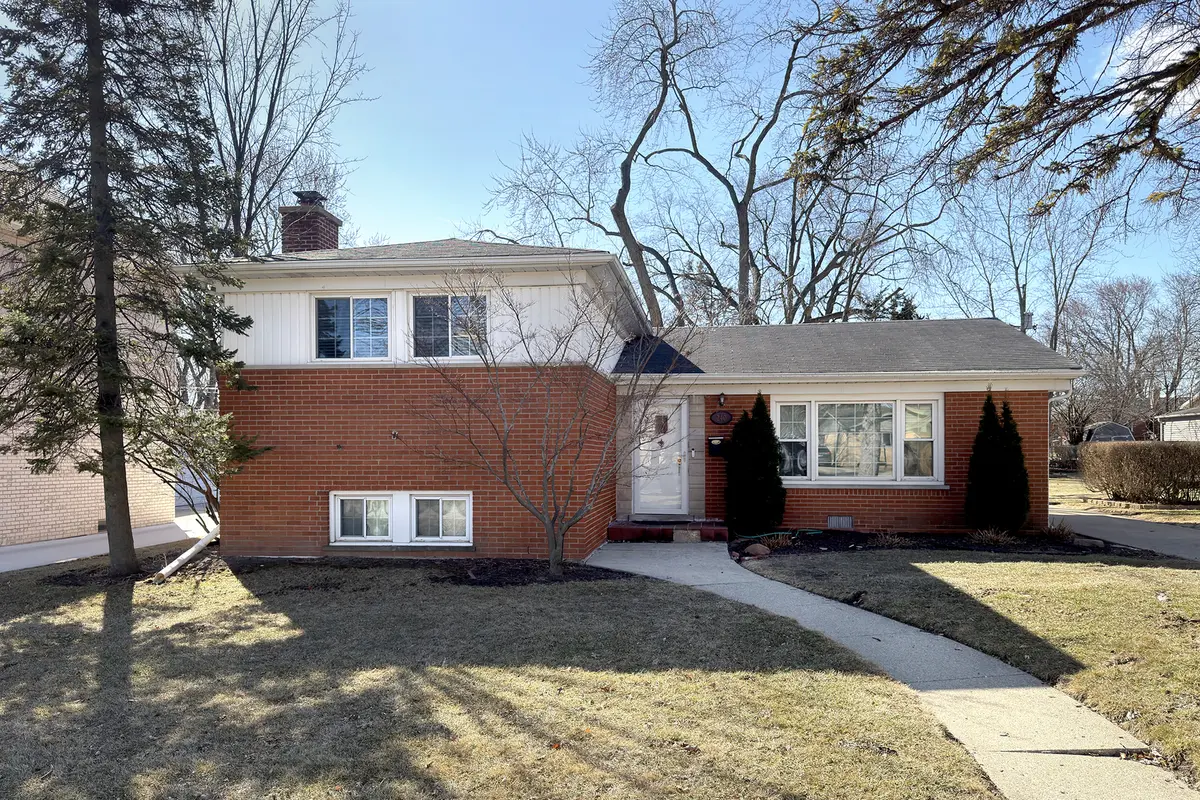 240 Hatlen AVE, Mount Prospect, IL 60056