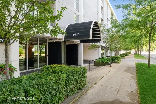 1625 SHERIDAN RD #213, Wilmette, IL 60091