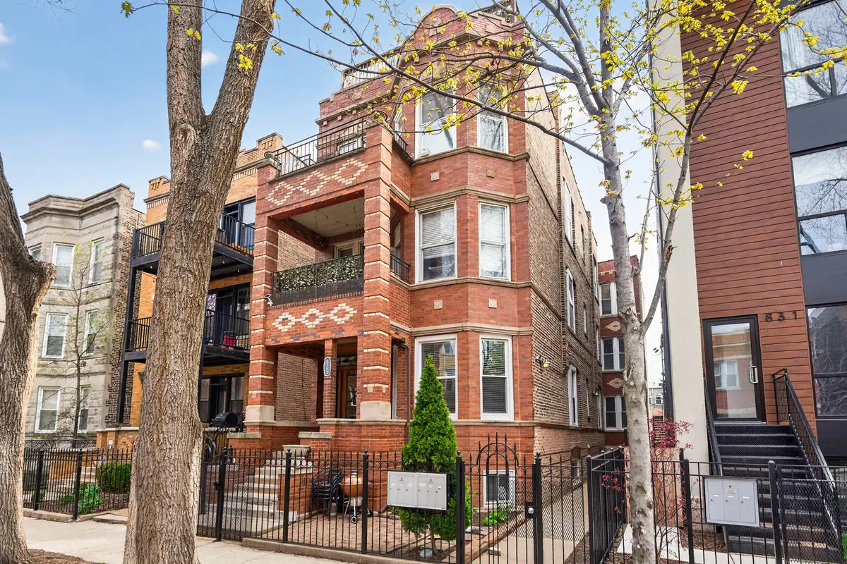 835 N Maplewood AVE #1F, Chicago, IL 60622