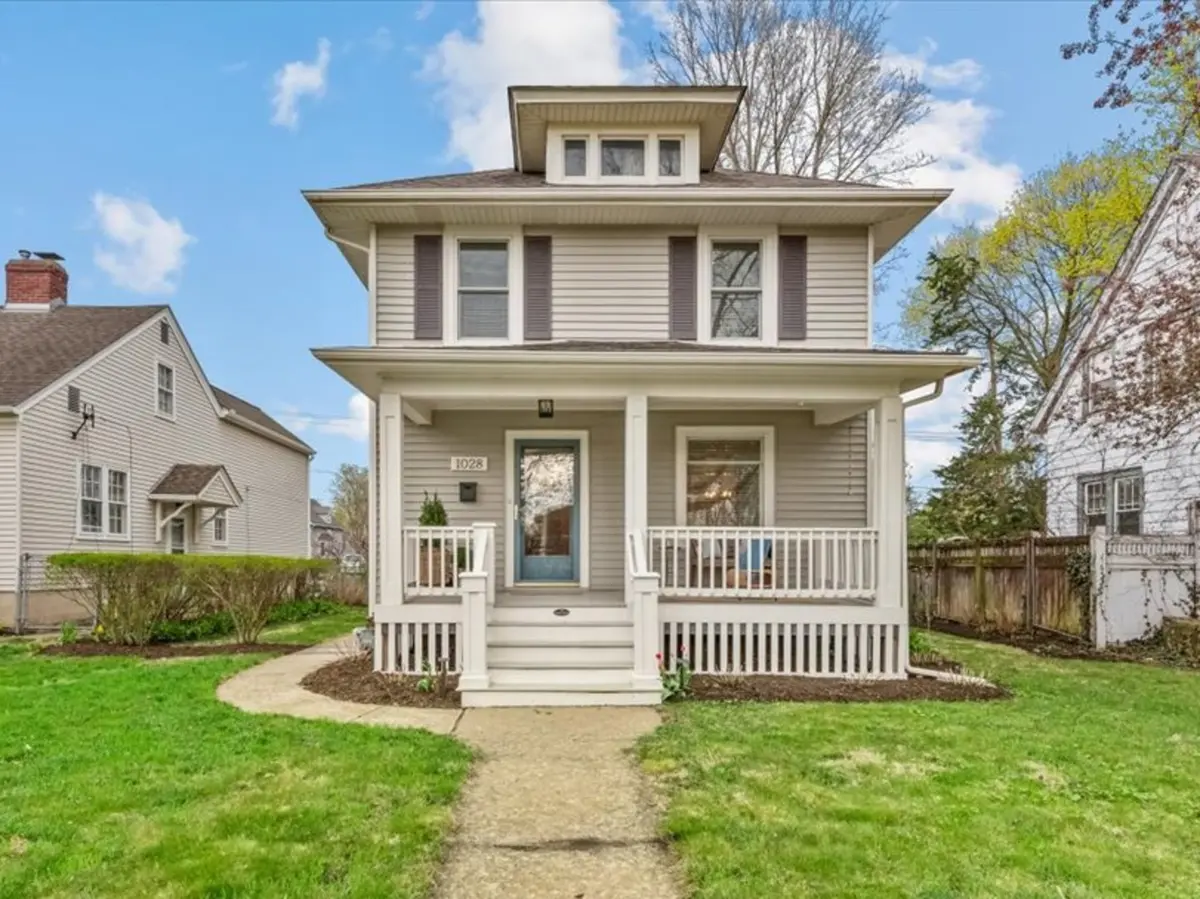 1028 S 4th ST, St. Charles, IL 60174