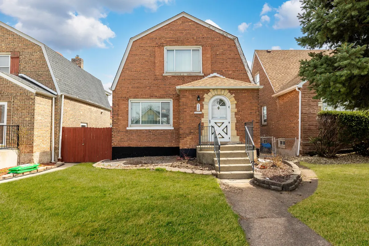 5255 S Menard AVE, Chicago, IL 60638