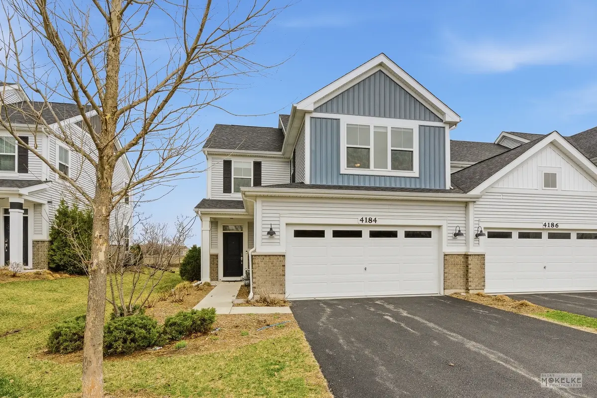 4184 Calder LN, Aurora, IL 60504