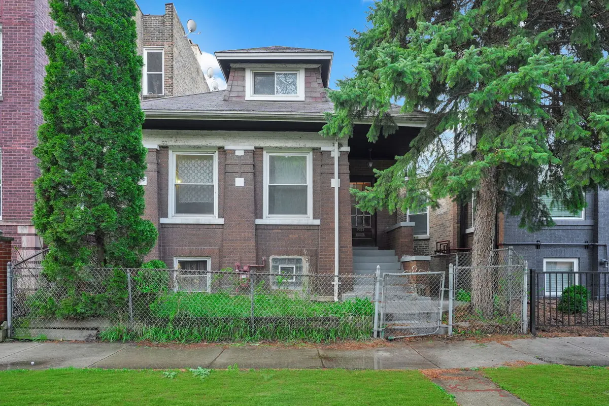 3023 W Ainslie ST, Chicago, IL 60625