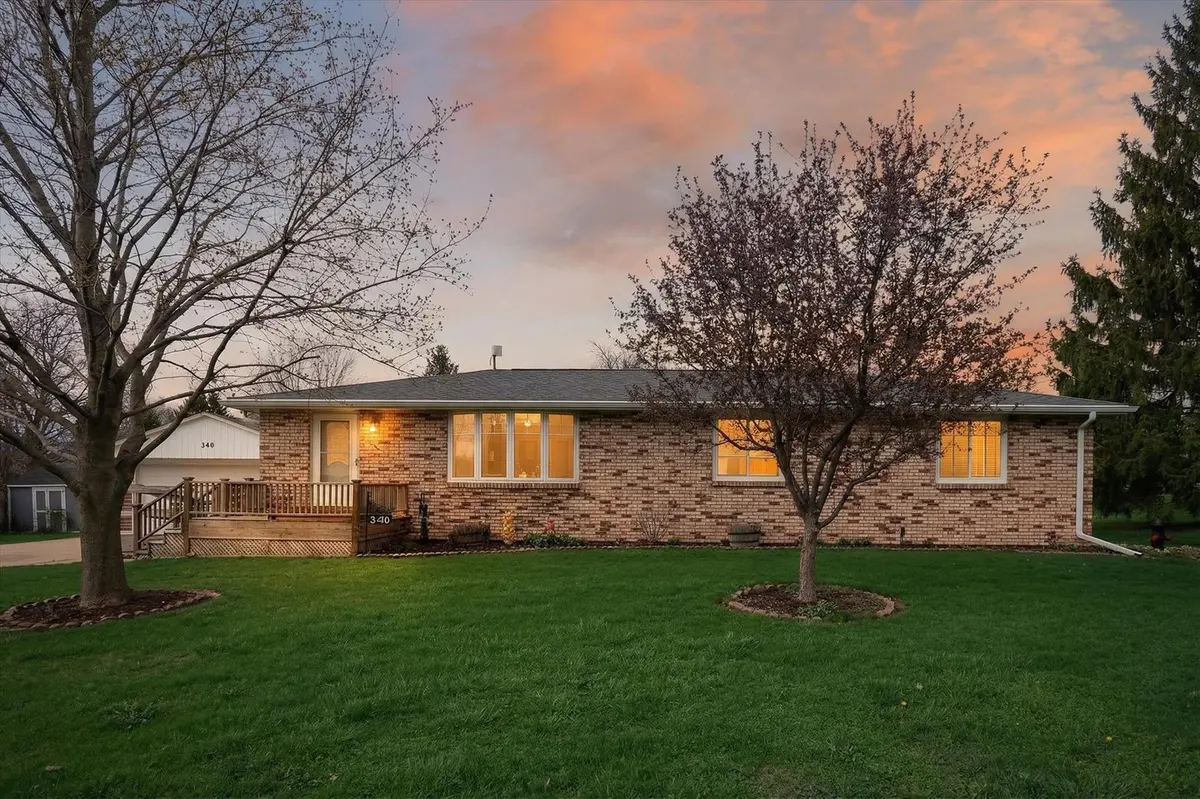 340 W Shaffer ST, Dakota, IL 61018