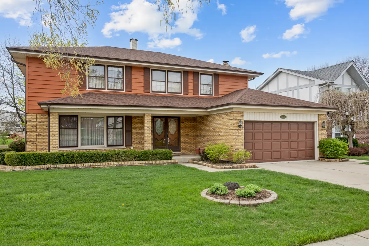 1274 Biscayne DR, Elk Grove Village, IL 60007