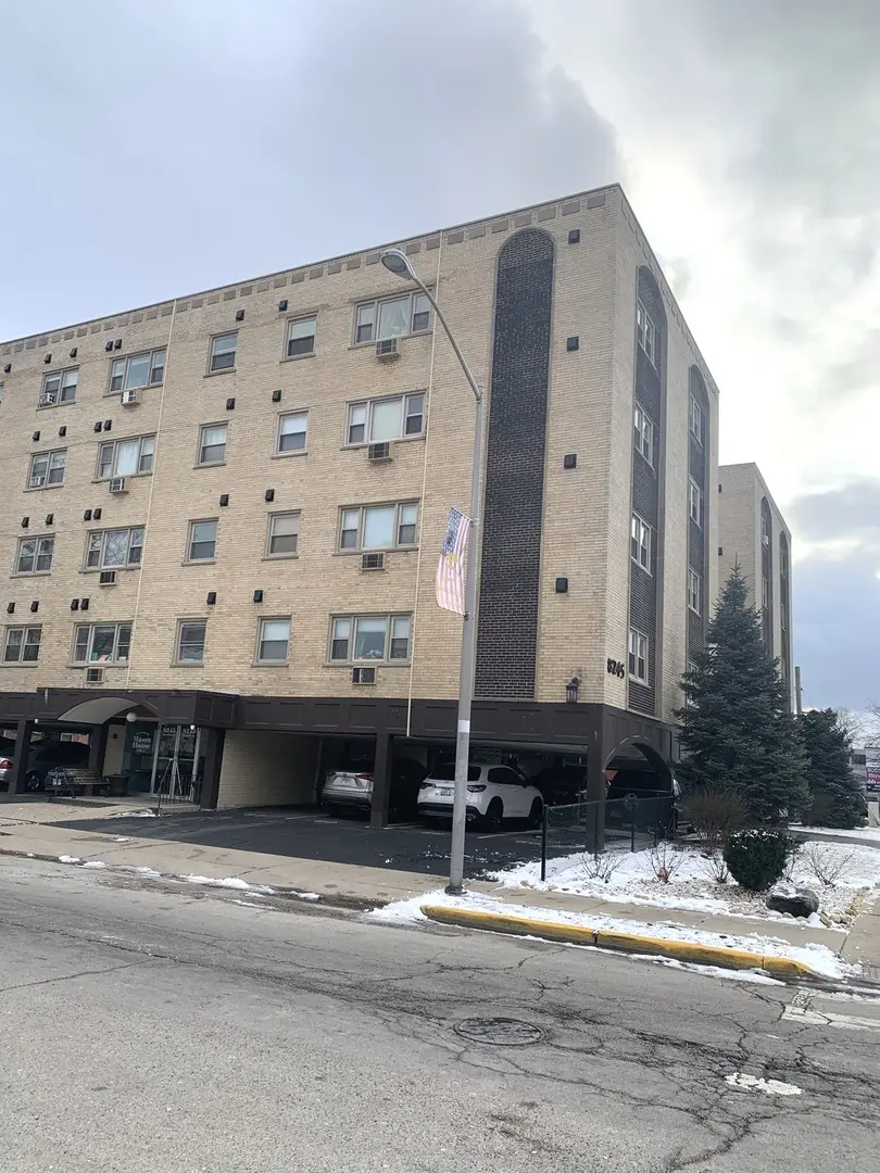 8245 Belmont AVE #4F, River Grove, IL 60171