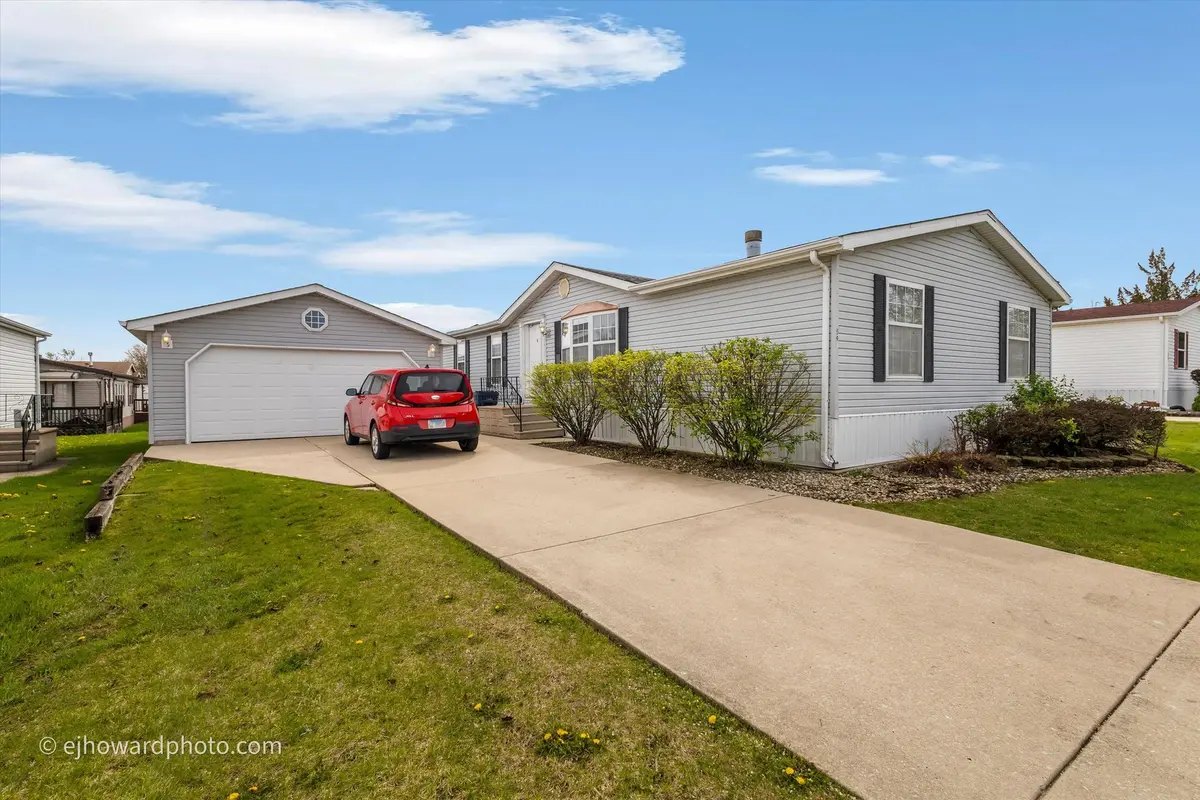 59 Crocus LN, Matteson, IL 60443