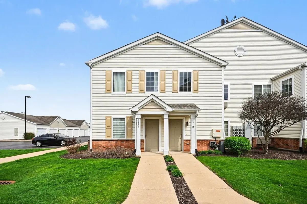 144 Bertram DR #E, Yorkville, IL 60560