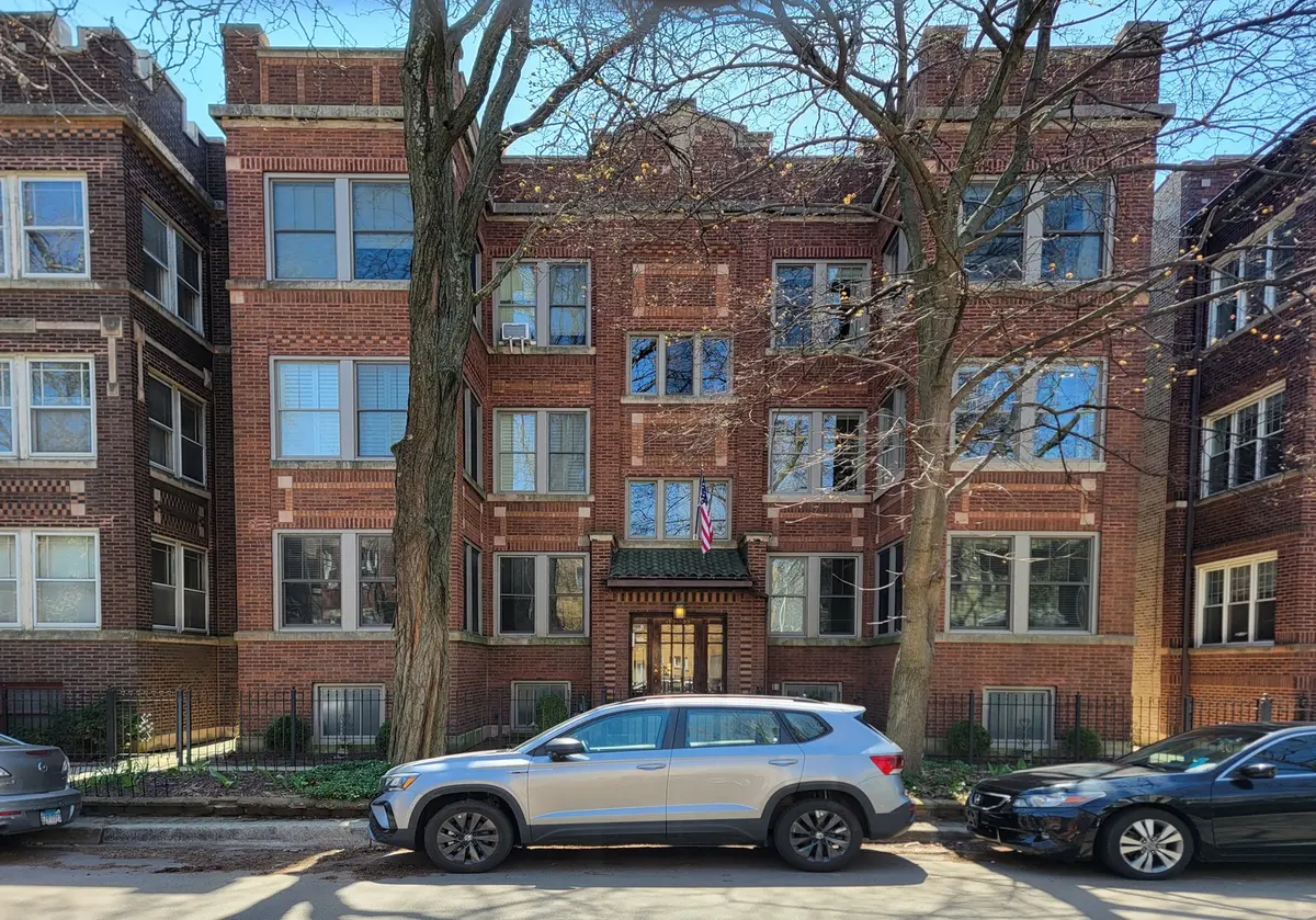 1433 W Rosemont AVE #2W, Chicago, IL 60660