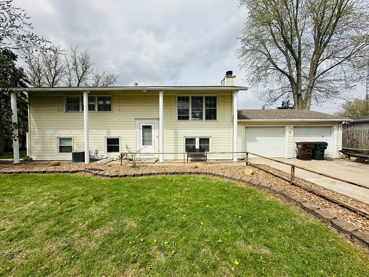 3789 E LAKEVIEW DR, Kankakee, IL 60901