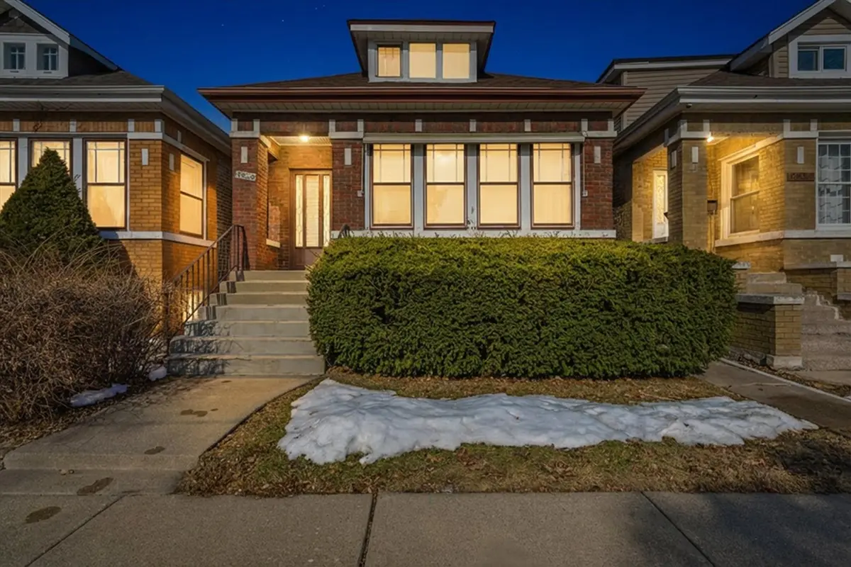 3822 W 64th ST, Chicago, IL 60629