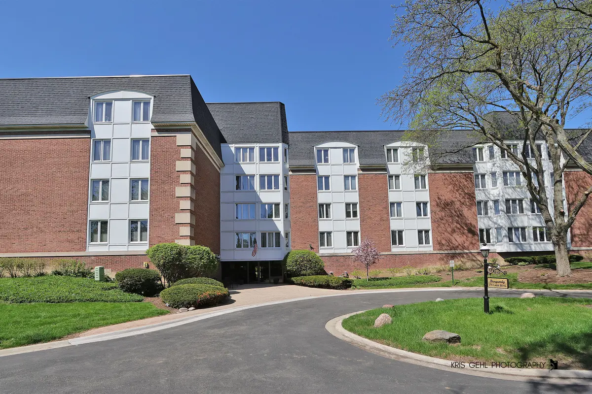 175 Lake BLVD #318, Buffalo Grove, IL 60089