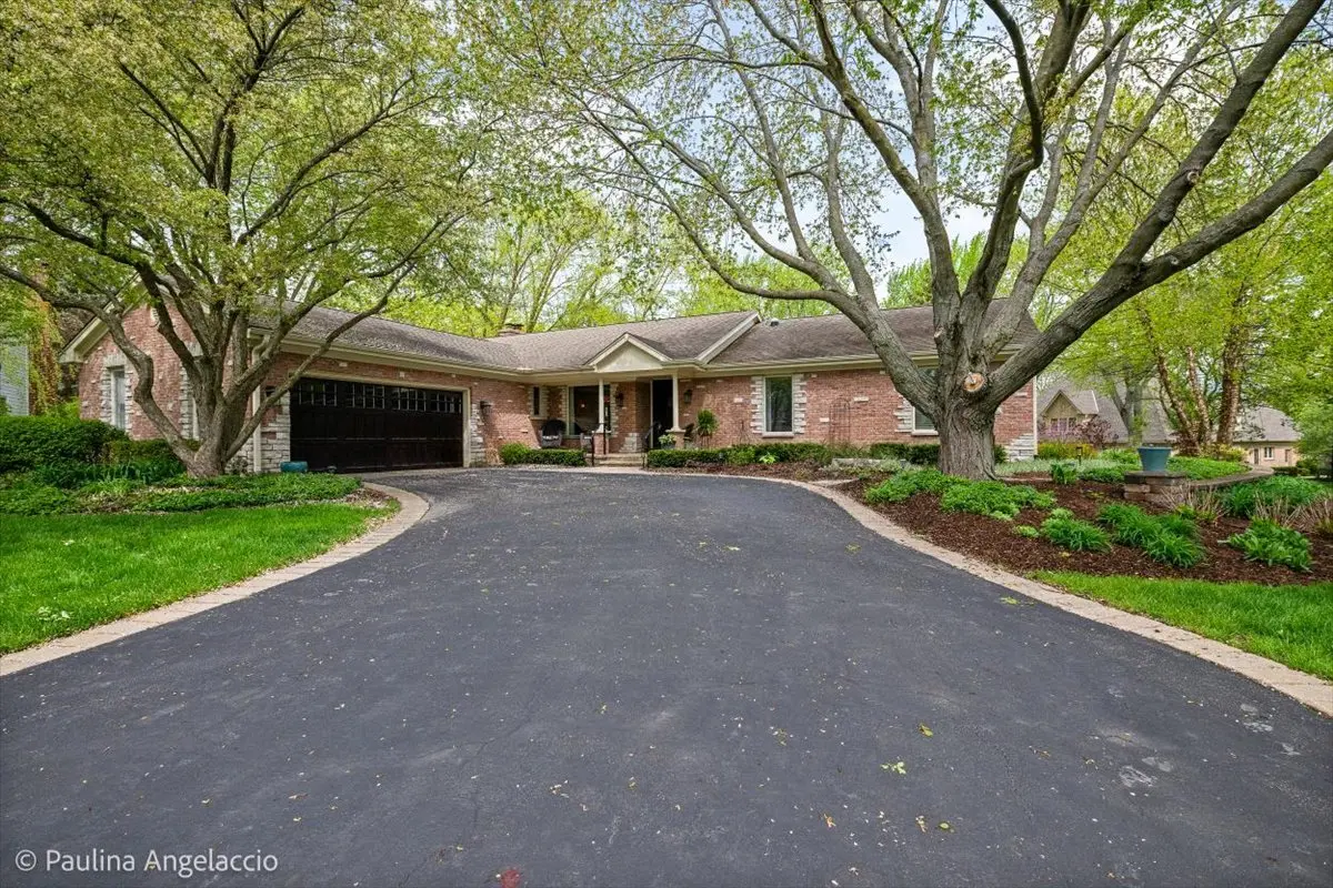 570 Hillside CT, Barrington, IL 60010