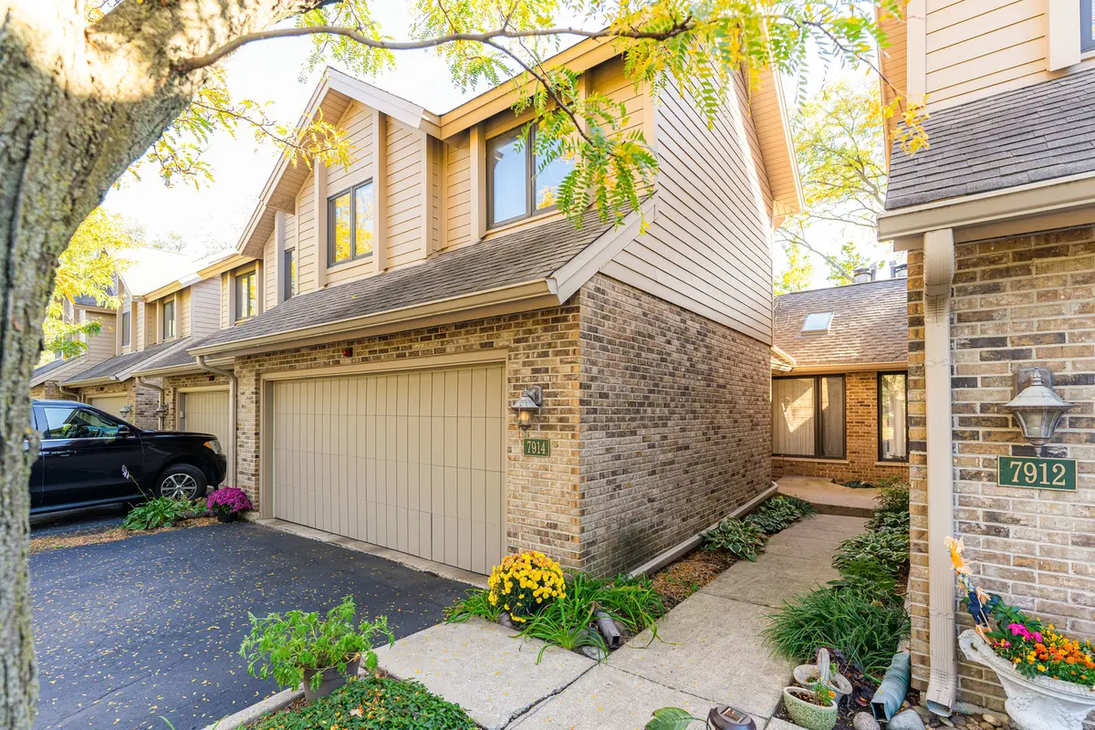 7914 S Garfield AVE, Burr Ridge, IL 60527