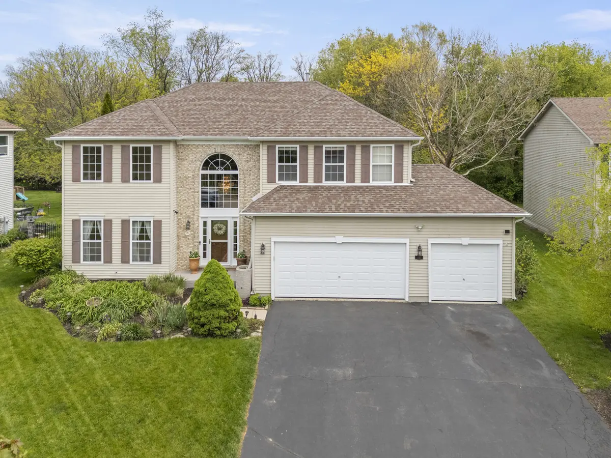 49 Sarah DR, Crystal Lake, IL 60014