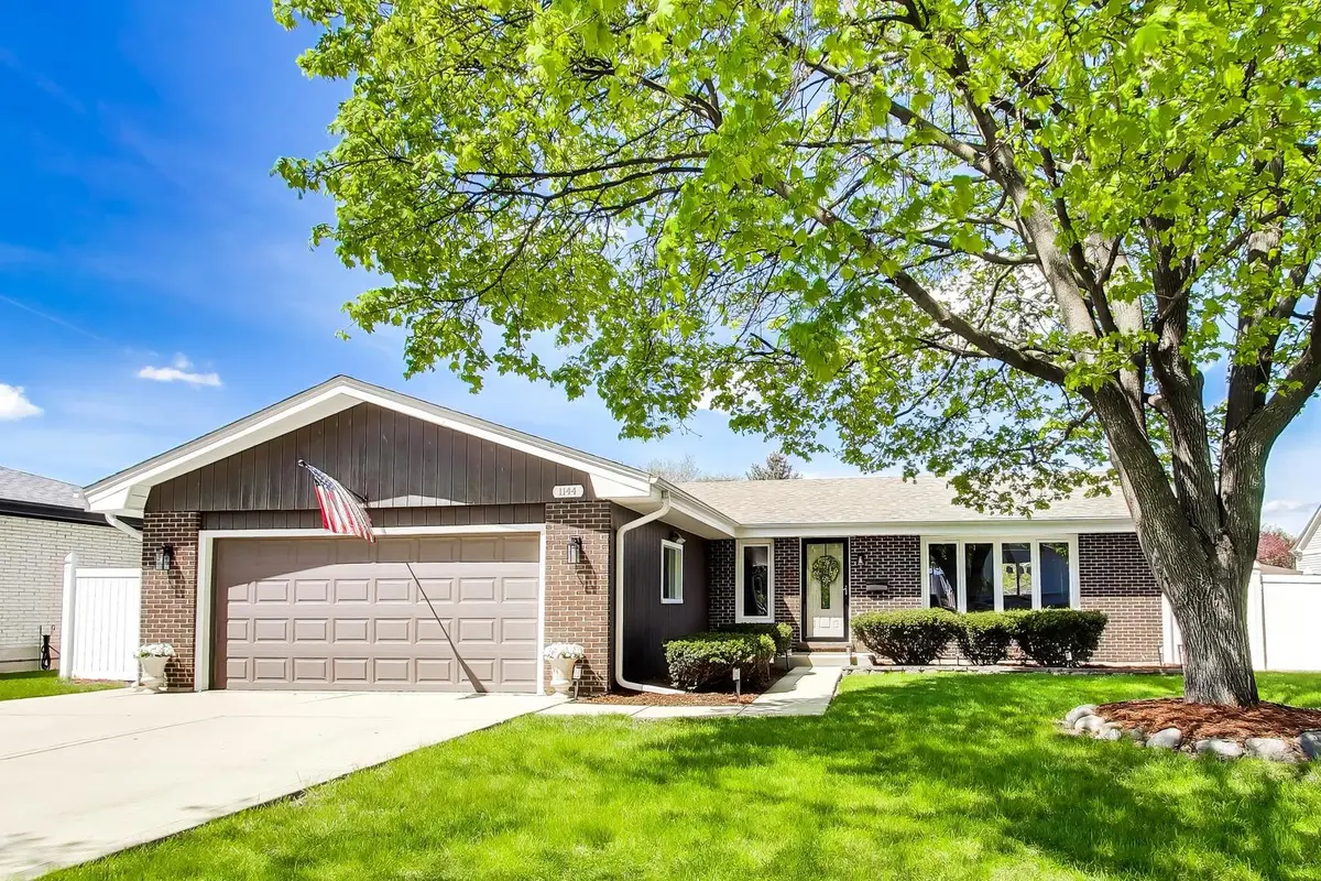 1144 N Fischer DR, Addison, IL 60101