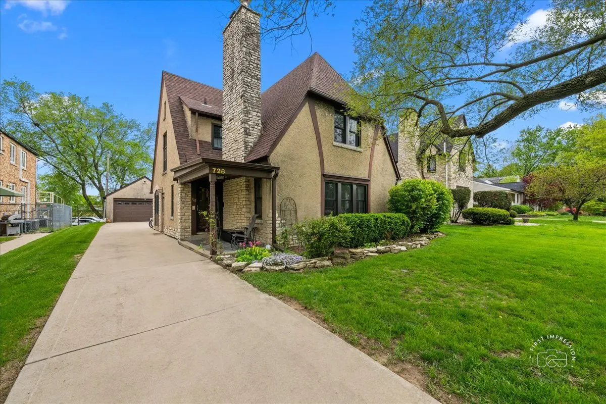 728 Hardin AVE, Aurora, IL 60506