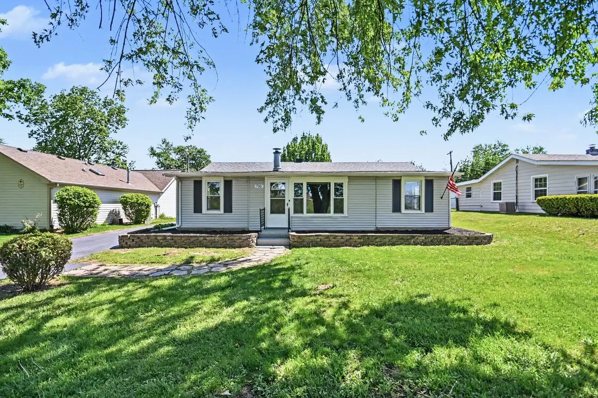 710 S Loucks ST, Aurora, IL 60505