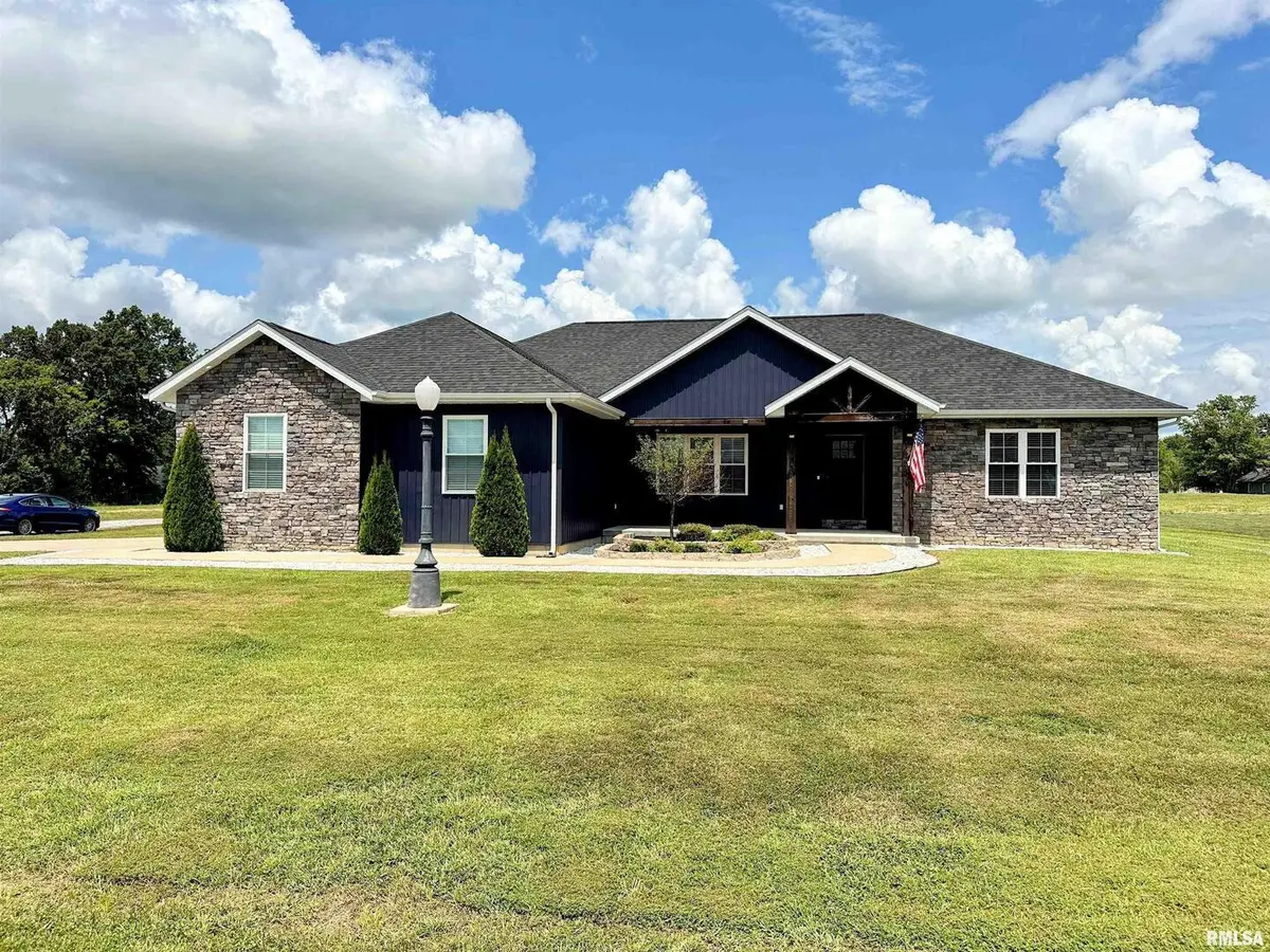 1106 FALCON CT, Carterville, IL 62918