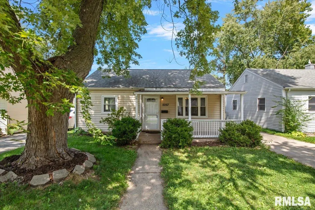 2257 E Converse AVE, Springfield, IL 62702