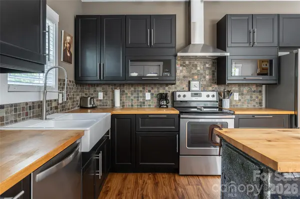 2 Mill Creek LOOP, Asheville, NC 28806