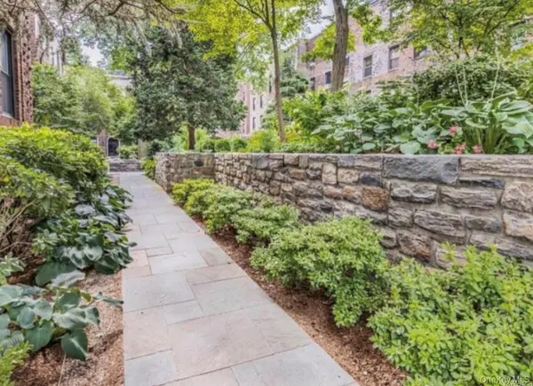 64 Sagamore RD #C1, Bronxville, NY 10708