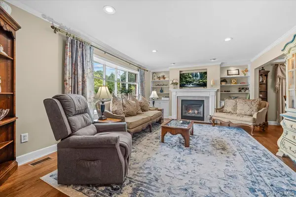 15 Robinson AVE, Bedford Hills, NY 10507