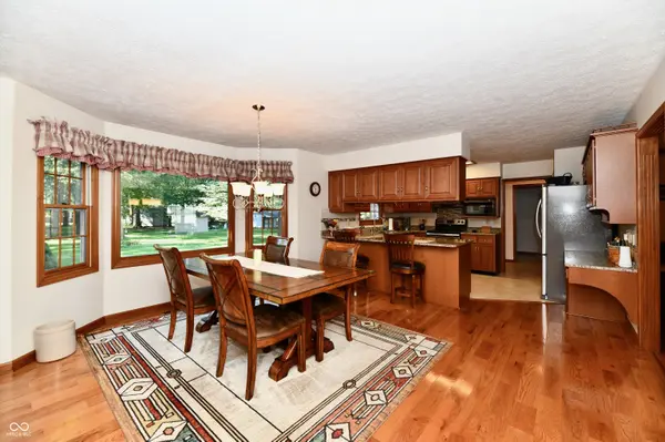 7061 W Carrie DR, New Palestine, IN 46163