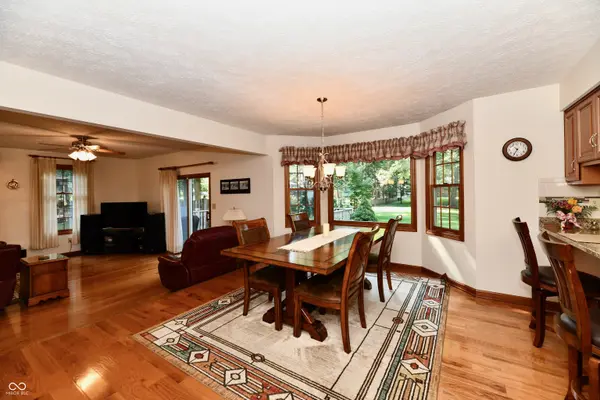 7061 W Carrie DR, New Palestine, IN 46163