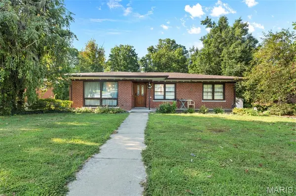 67 Cheshire DR, Belleville, IL 62223