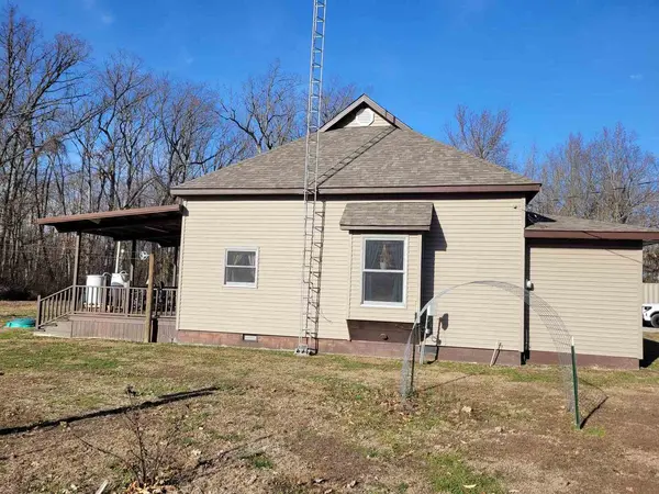 5531 N Hickory LN, Bonnie, IL 62816