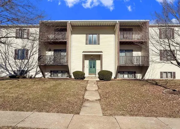 760 E Iowa St ST #2A, Eldridge, IA 52748